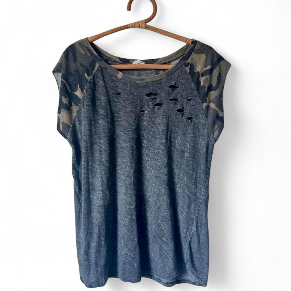 BiBi Distressed Indie Sleaze Grunge Camo Raglan oversized Tee top ripped 90s